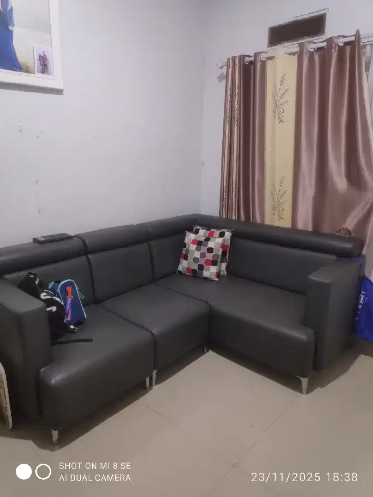 Dijual sofa bentuk L tanpa Meja