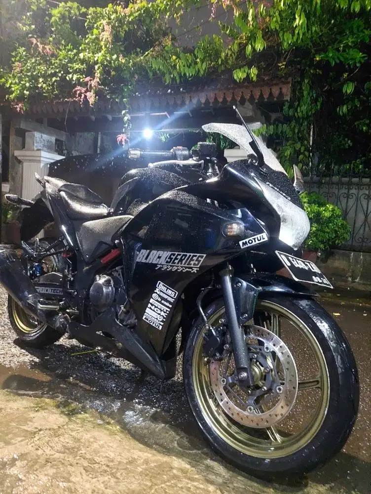 Dijual cepat CBR 250r CBU thailand