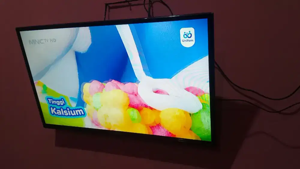 TV SMART DIGITAL 40 INCHI SAMSUNG, TERAWAT SEPERTI BARU KOMPLIT
