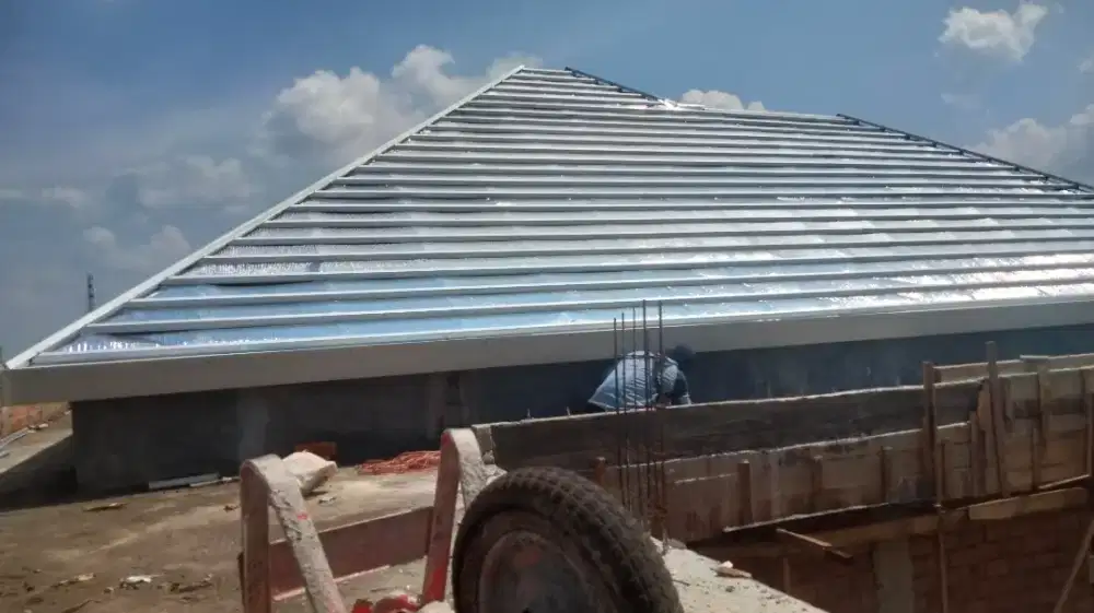 Menerima pemasangan rangka baja ringan