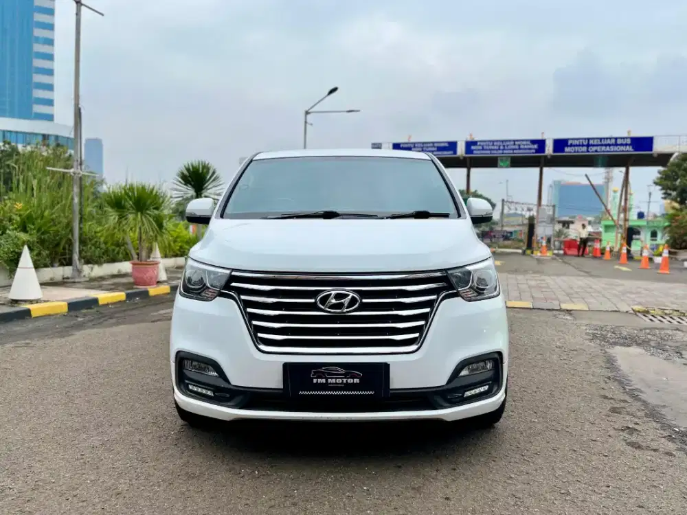 Hyundai H1 H-1 Royale Diesel 2019 AT 2.5, Km 77Ribu, Pajak Panjang