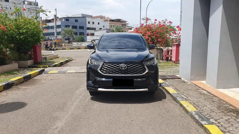 [ LOW KM ] Toyota Zenix 2.0 V CVT Bensin Non Hybrid AT 2024/2025