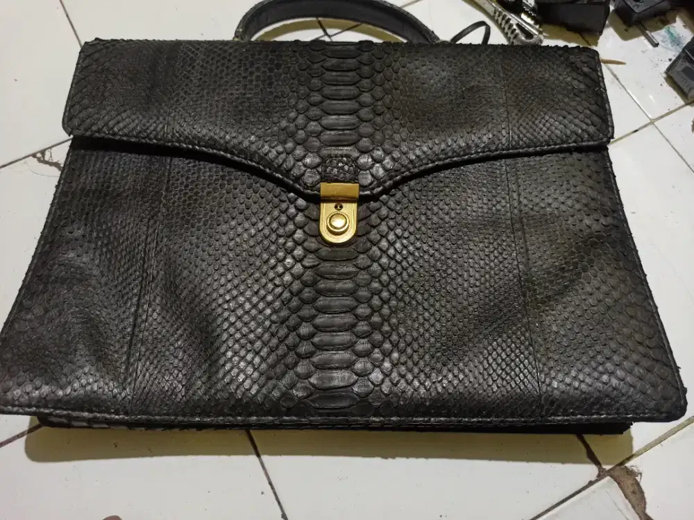 Jual Tas sesuai Poto asli kondisi mulus Tampa cacat