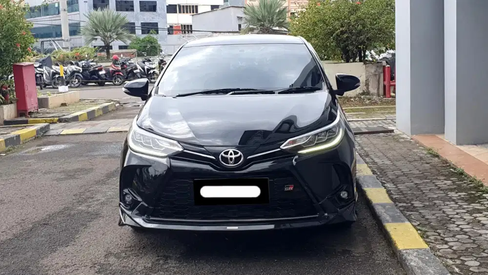 Km10rb toyota yaris s gr sport 2023 hitam pajak panjang matic