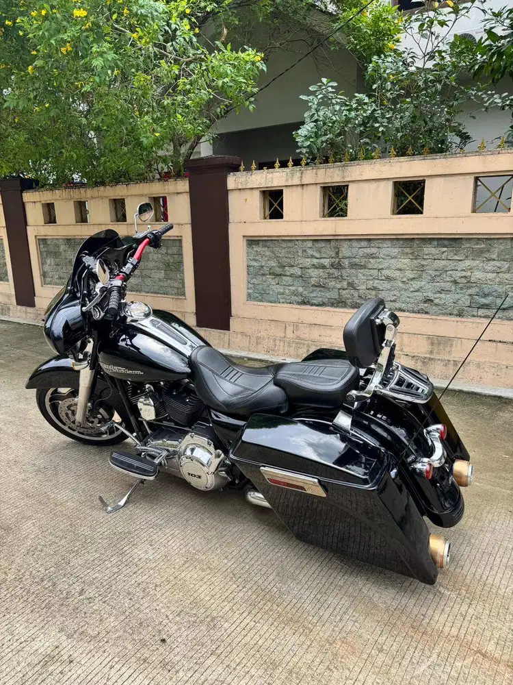 Dijual HD Street Glide 2013