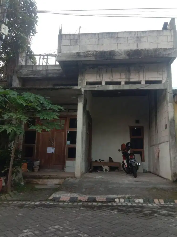 Jual Rumah Lantai 2, Malang, Dekat Gerbang Tol Kota Malang