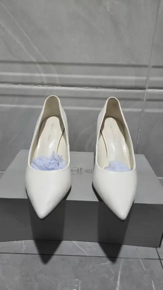 Charles & keith size 36