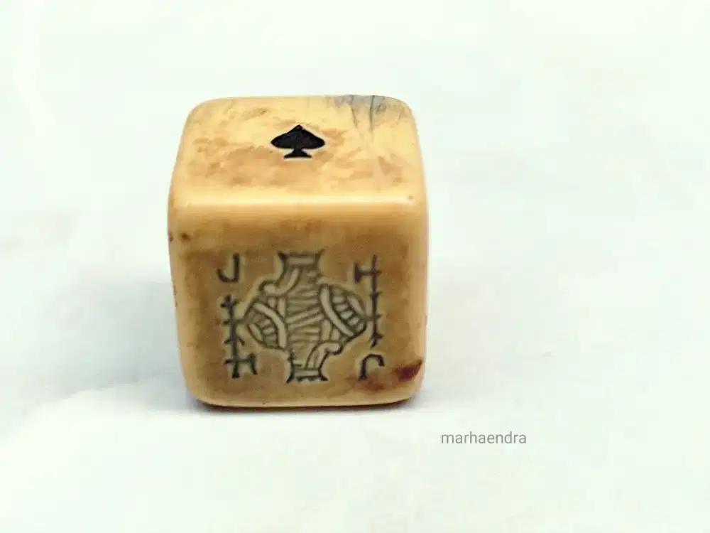 Alat permainan era kolonial antik kuno jadul