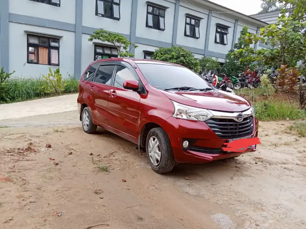 Xenia pemakaian sendiri (bukan travel)