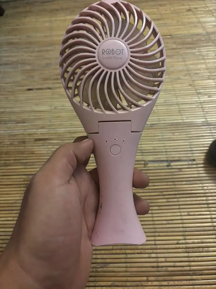 Kipas meja dan mouse