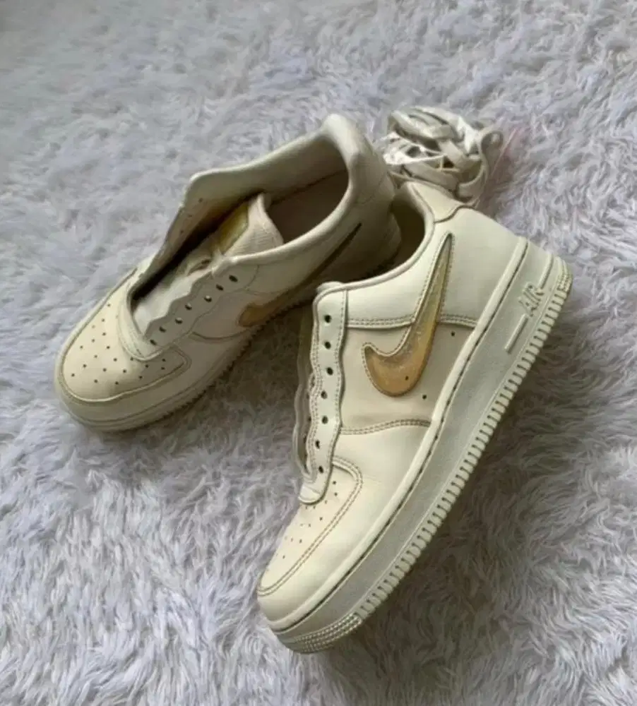 Preloved Nike Women’s Shoes – Original