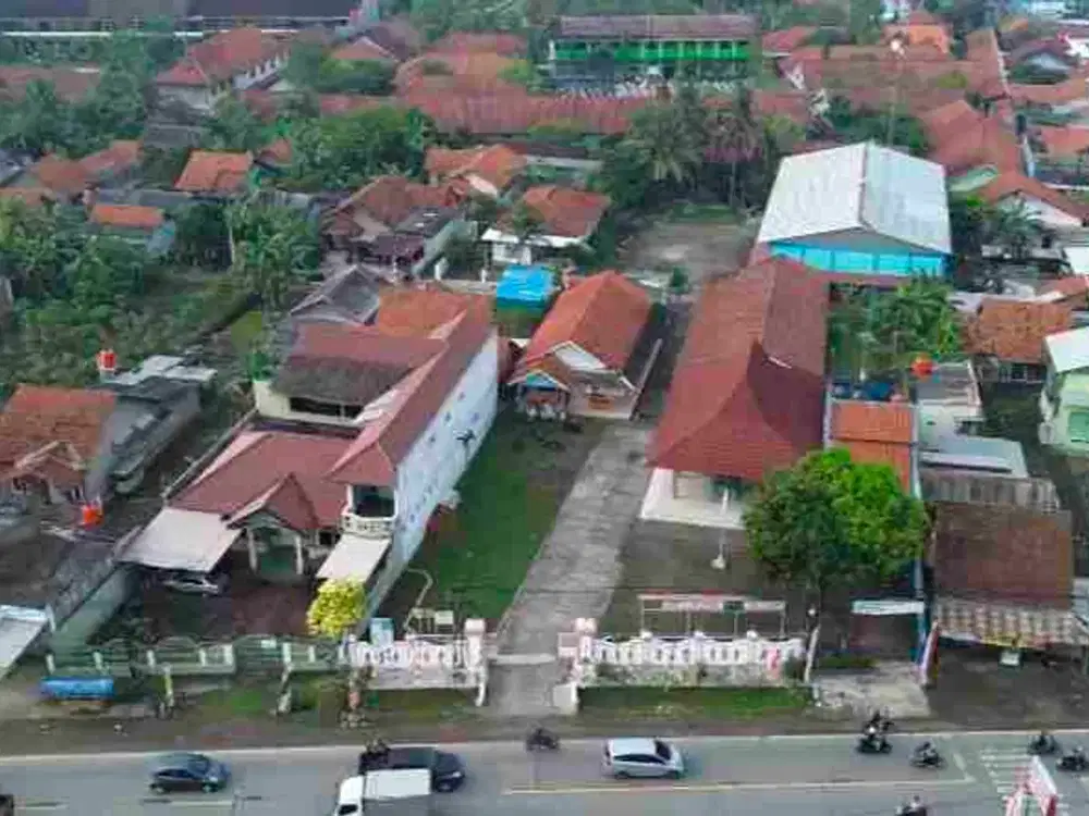RUMAH DAN GUDANG DEKAT SPBU KESUGIHAN CILACAP