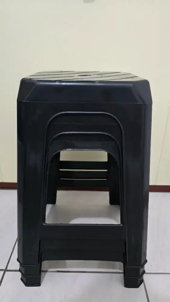 DIJUAL 3 KURSI PLASTIK MERK PLASTIC WARES KOMET