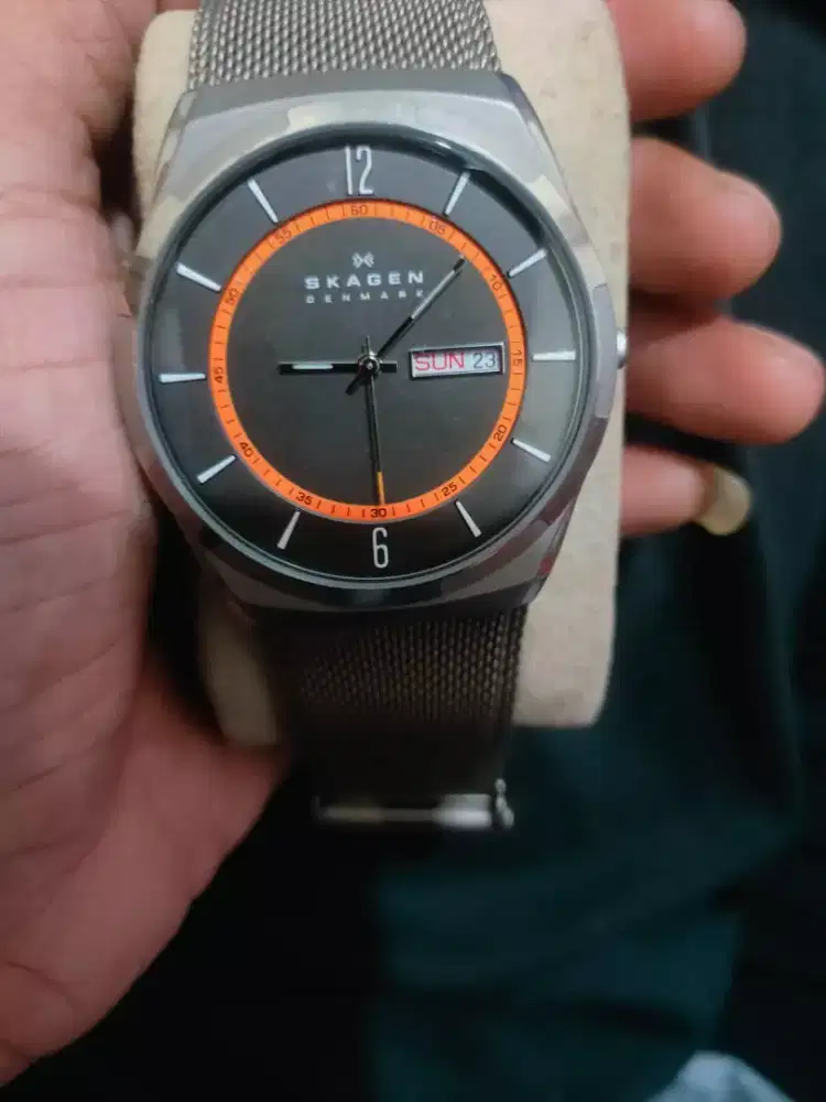 JAM SKAGEN DENMARK _ TITANIUM _ FULL ORIGINAL (diameter kurleb 42mm )