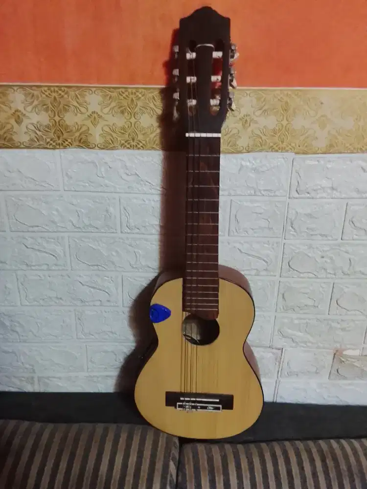 Gitarlele senar 6 elektrik akustik mulus pisan