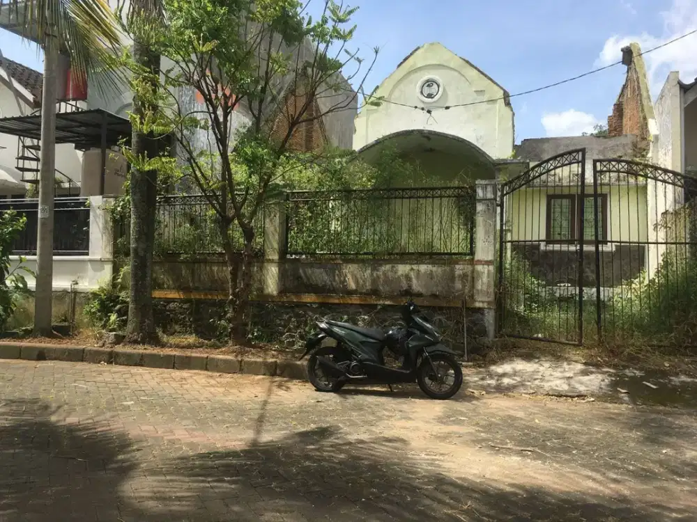 MURAH Tanah Luas Bonus Rumah di Tirtasani Estate, Blok Depan dekat Exit Tol Malang