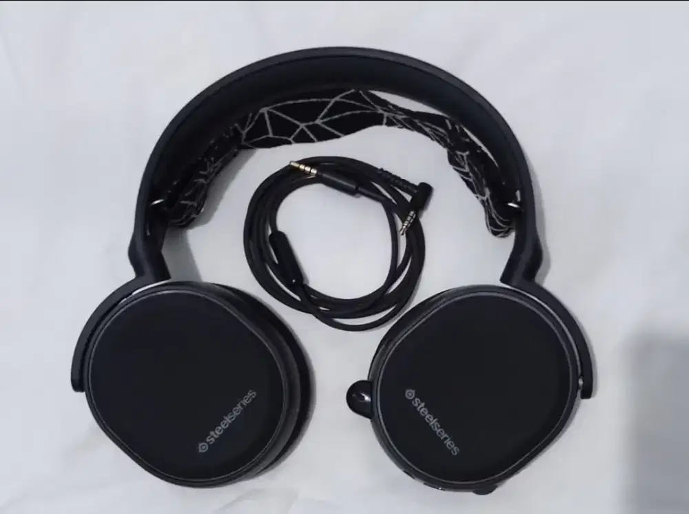 Headphone steelseries artics 3