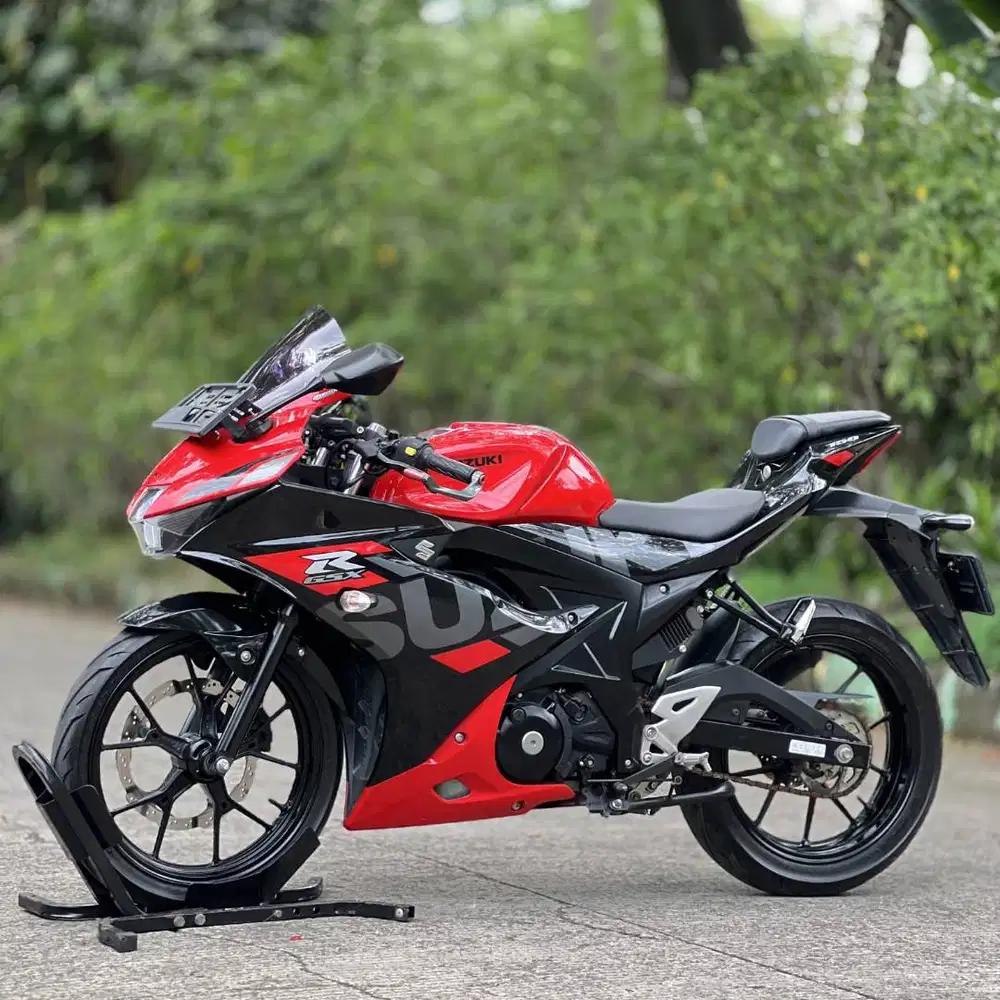 SUZUKI GSX 150R 2021 MERAH HITAM KM 5K PAJAK PANJANG LIKE NEW
