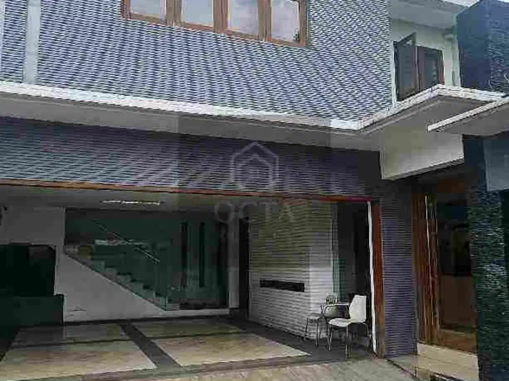 Di Jual Rumah Mewah 3 Lantai dan Siap Huni di Rawamangun Jakarta Timur