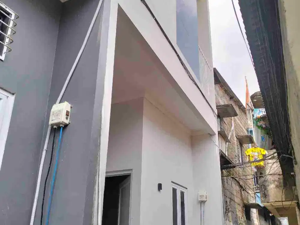 DI JUAL RUMAH MURAH BARU 2 LANTAI SIAP HUNI DI CONDET JAKARTA TIMUR