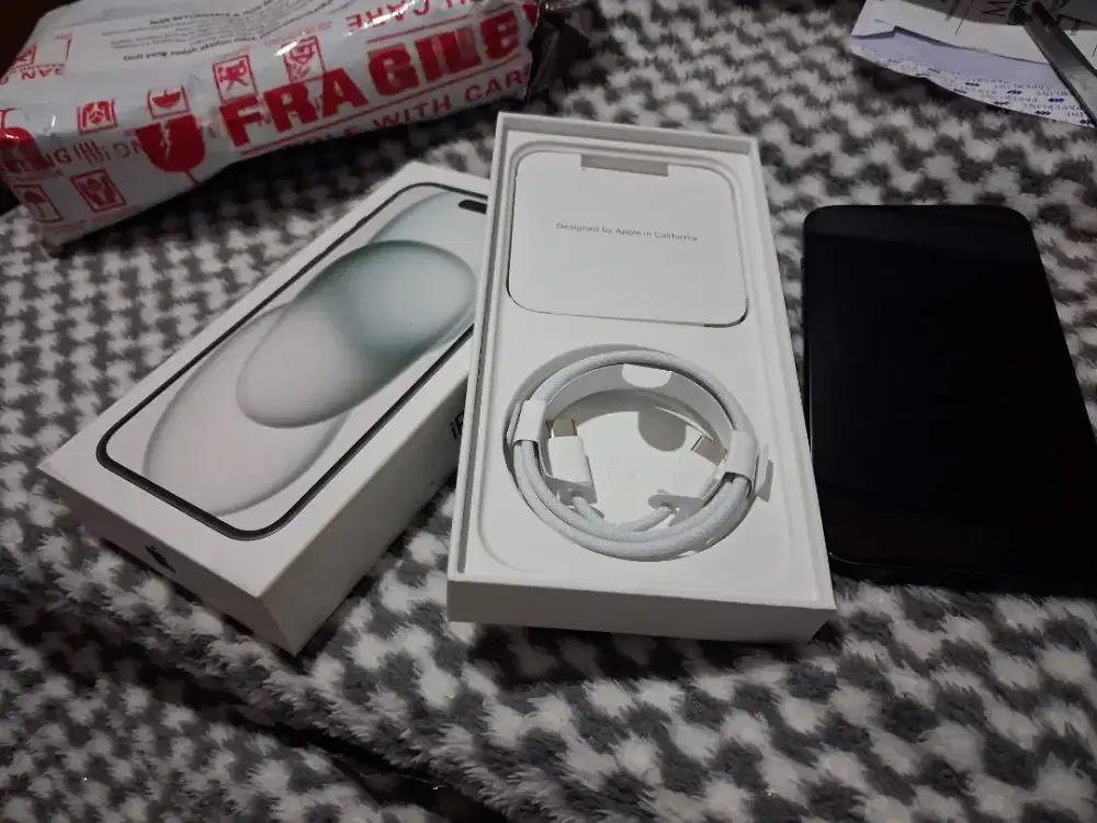 Iphone 15 Plus warna hitam ibox