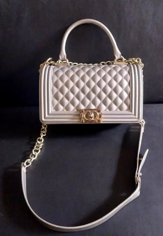 tas sling bag wanita pvc silver preloved