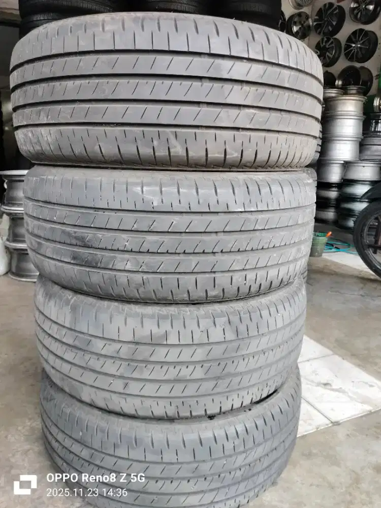 Jual ban copotan mrek Bridgestone toosa ukuran 205 50 R17 kond 90%