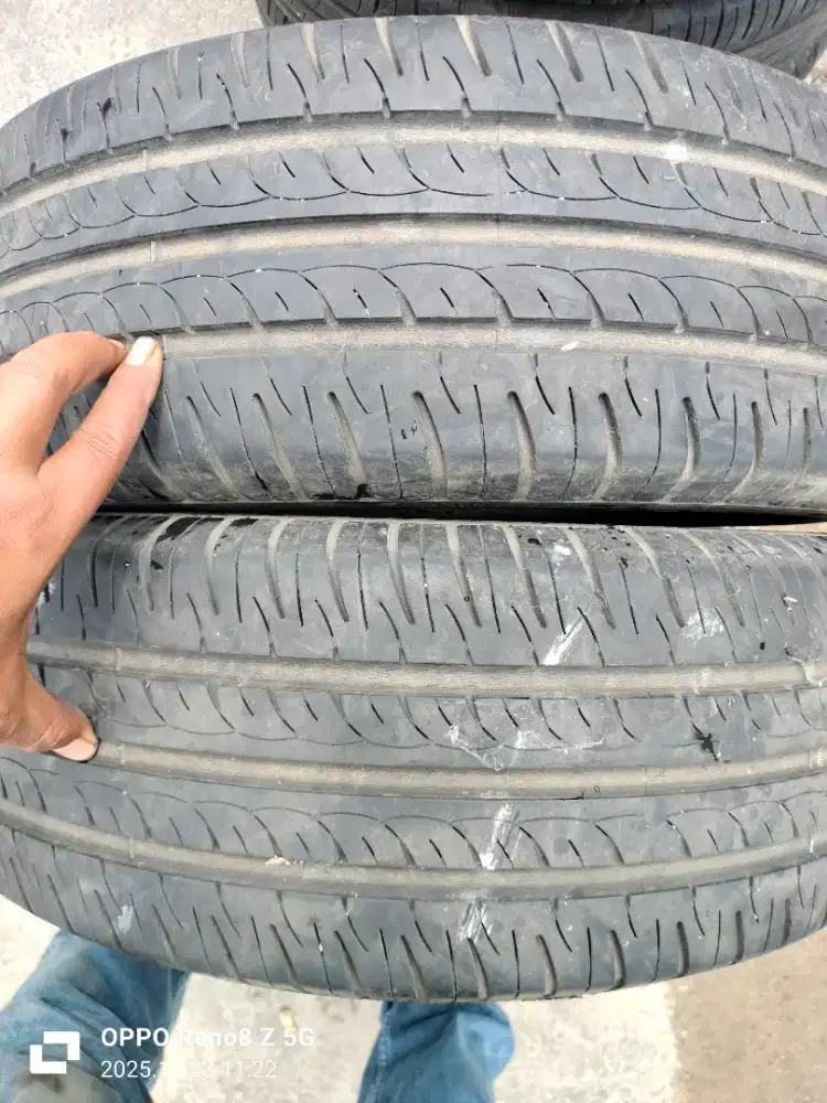 Jual ban mrek champiro ukuran 215 65 R15 kond 85% 2pcs