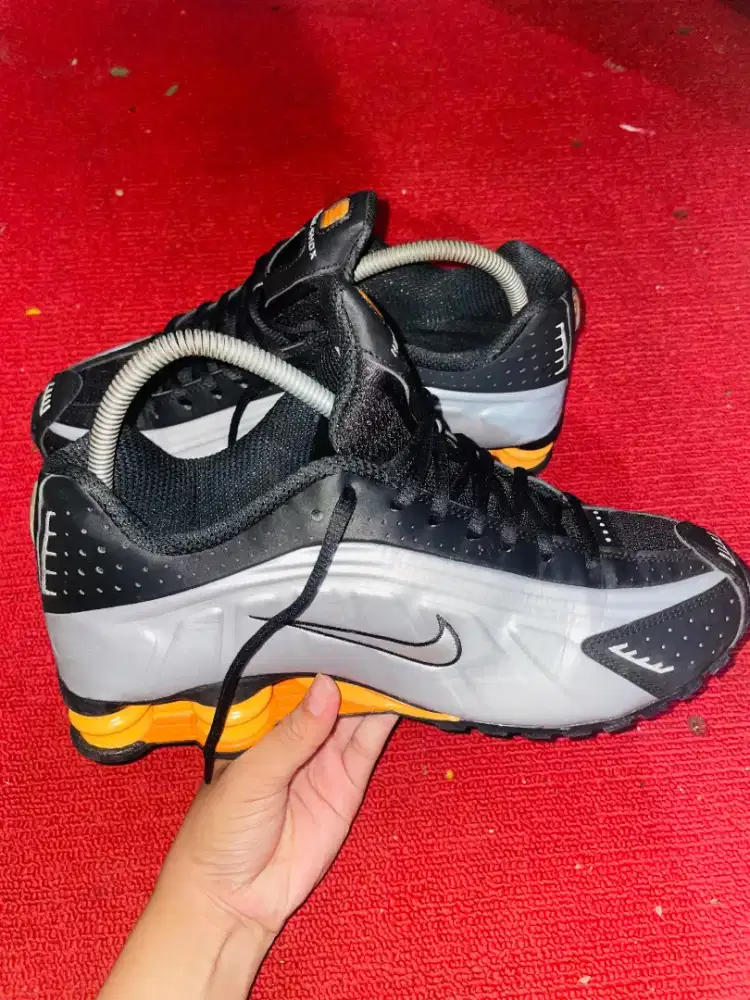 Sepatu Nike Shox - HSC 2025
