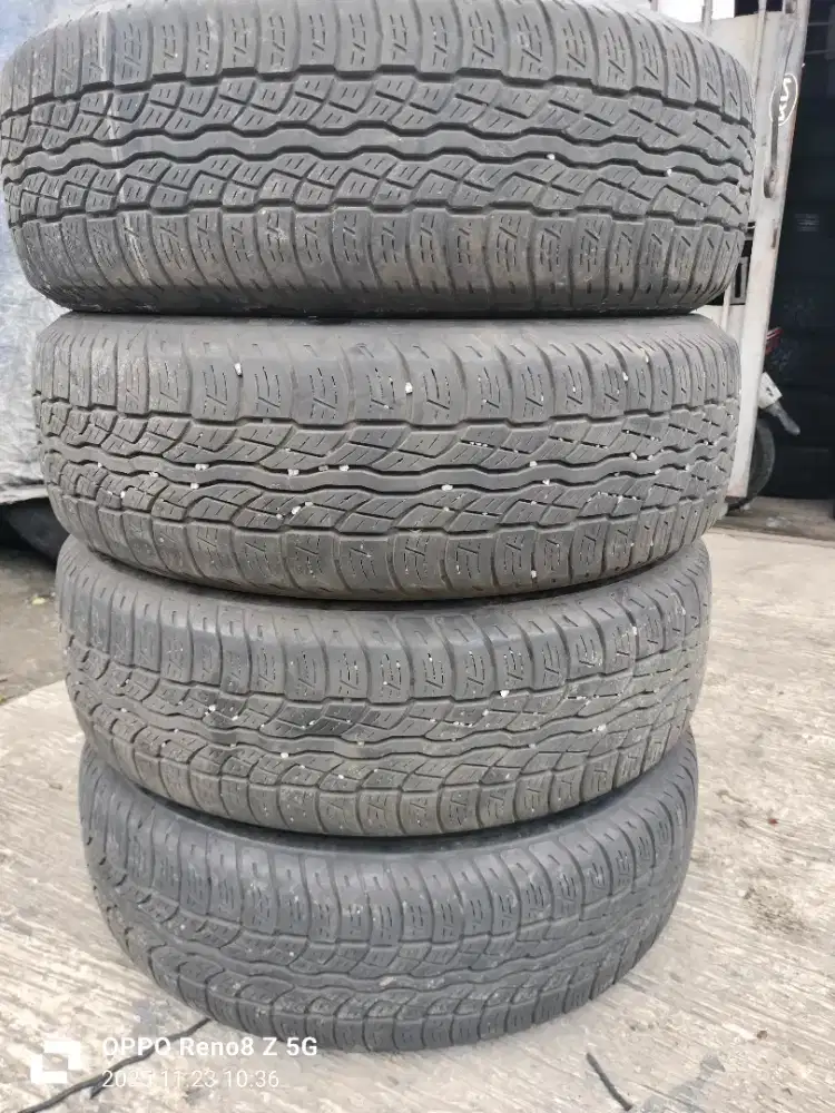 Jual ban copotan mrek Bridgestone dueler H/T 687 ukuran 215 60 R17