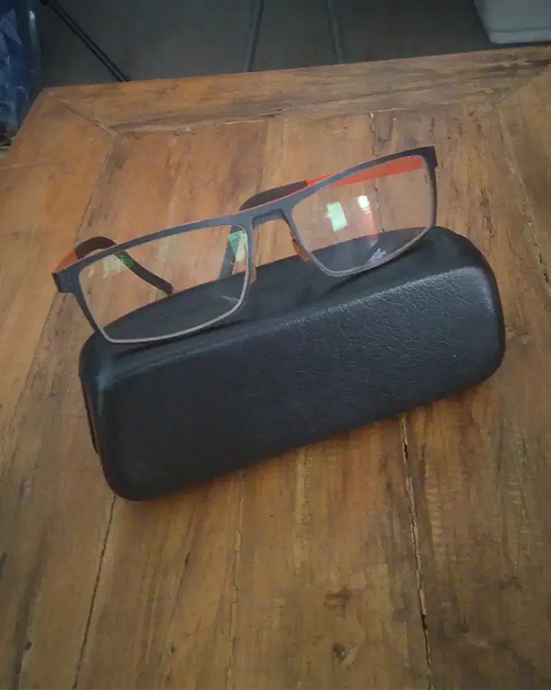 Kacamata BLACKFIN, Titanium, Italy, Ultra Lightweight, Preloved