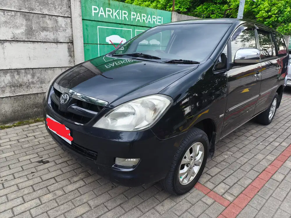 Toyota Kijang Innova 2005 Bensin