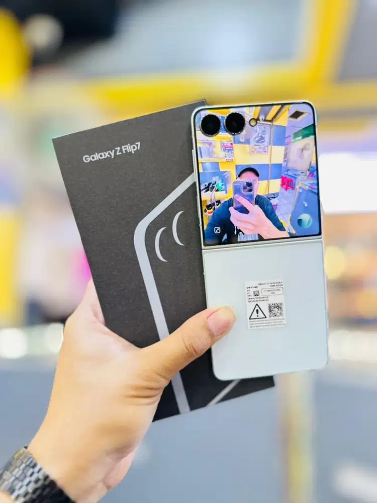 Samsung Z Flip 7 12/256 1 Bulan pakai