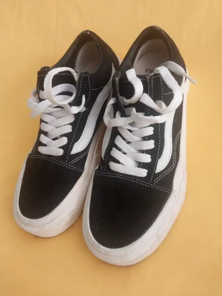 Sepatu kanvas old skool Vans preloved