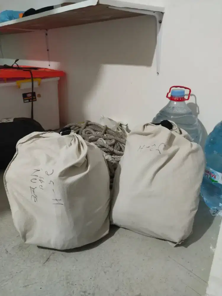 Dicari wanita laundry yg bisa setrika uap