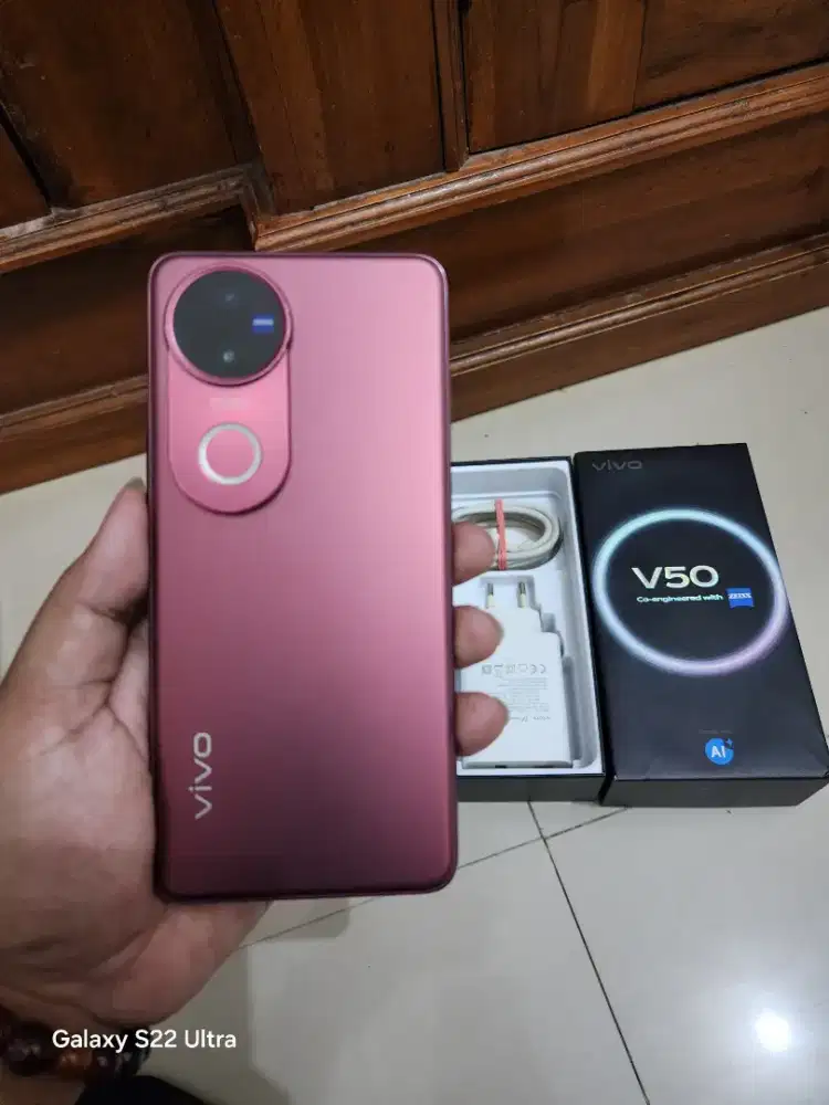 Vivo v50 5g ram 12/256 fulset original
