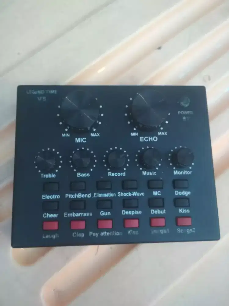 Souncard V8 buat live tok tok