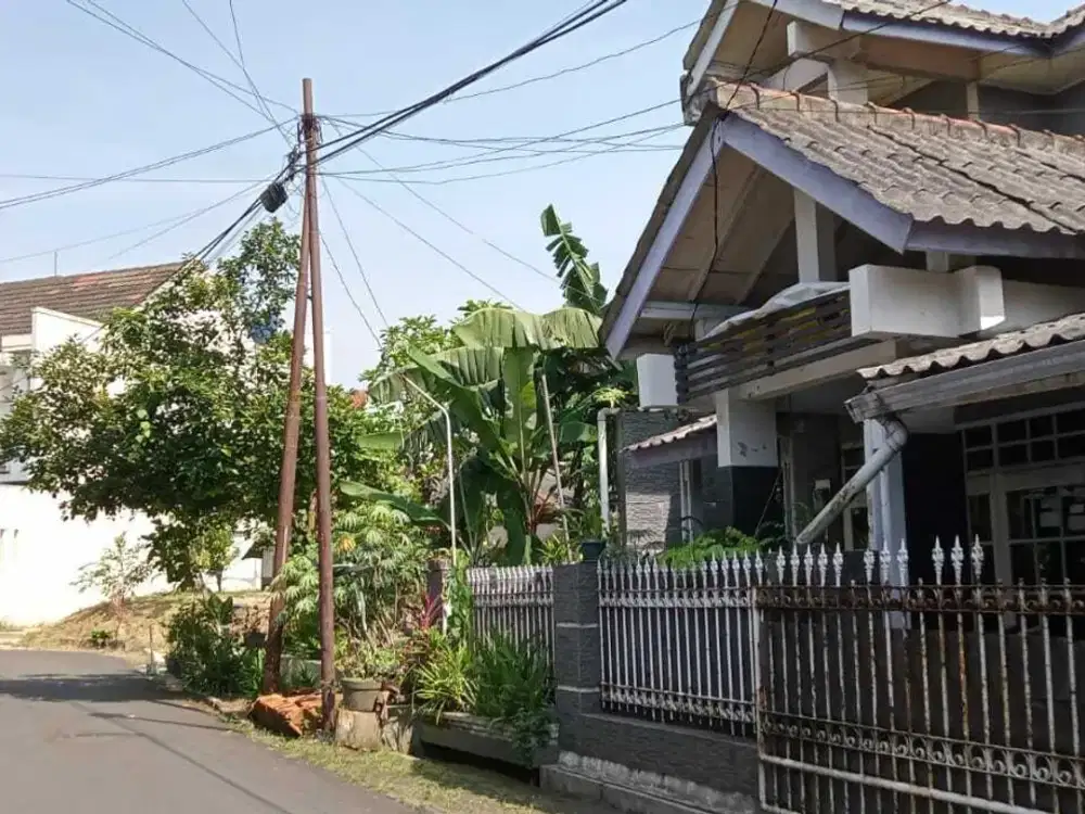 TURUN HARGA Rumah 2 lantai di Antapani Bandung