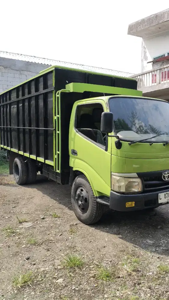 Hino Dutro 130 HD  2013