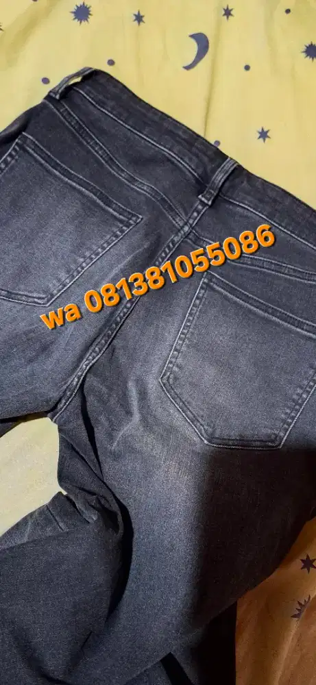 Di jual celana jeans uniqlo