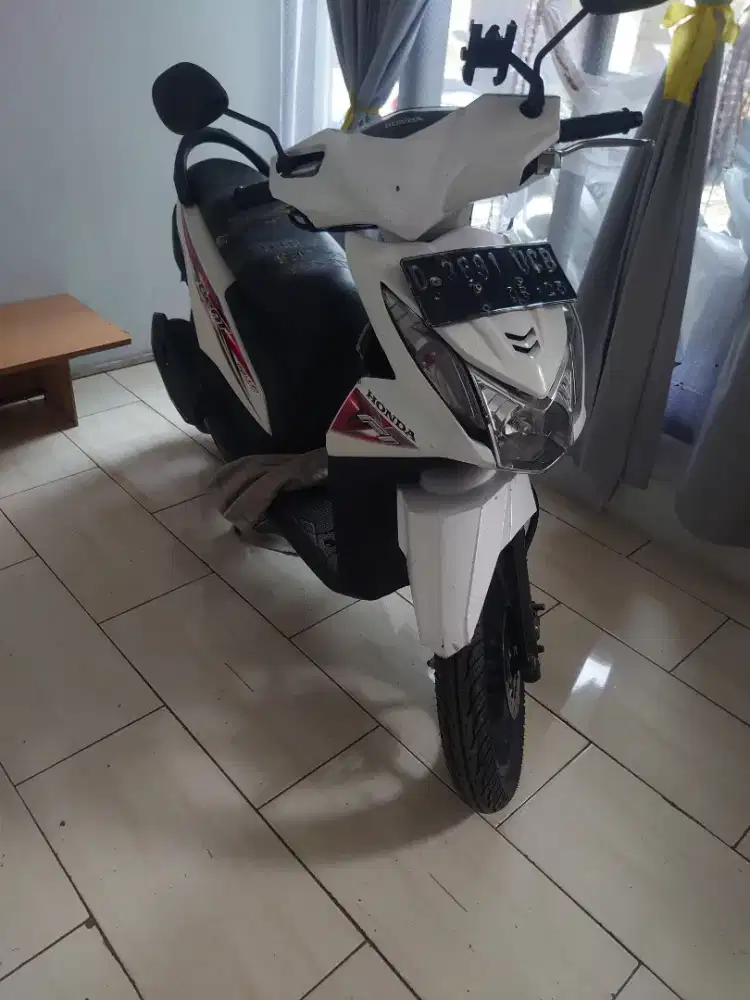 Beat 2015 merah putih