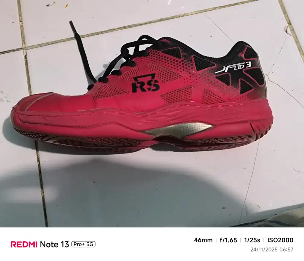 Sepatu badminton Rs original