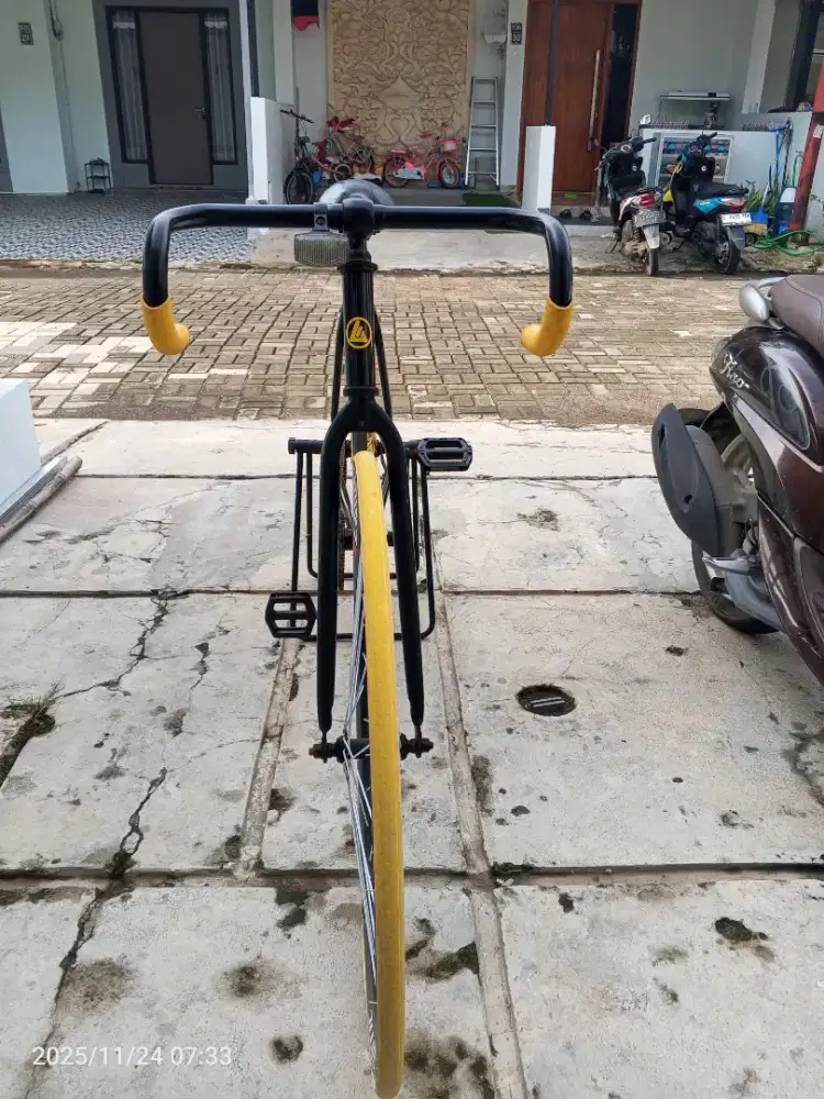 sepeda fixie merek exotic