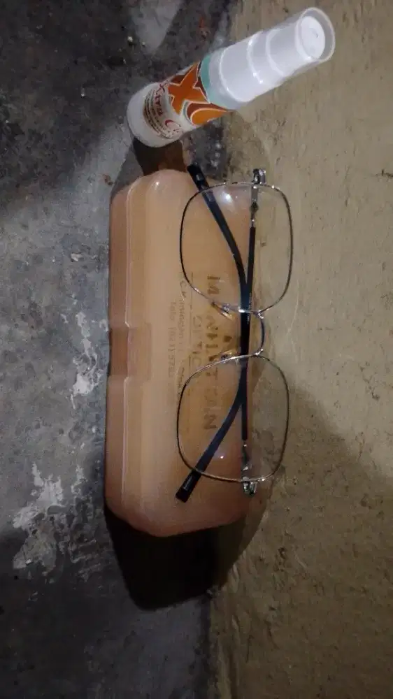 Kacamata Minus Anti Embun