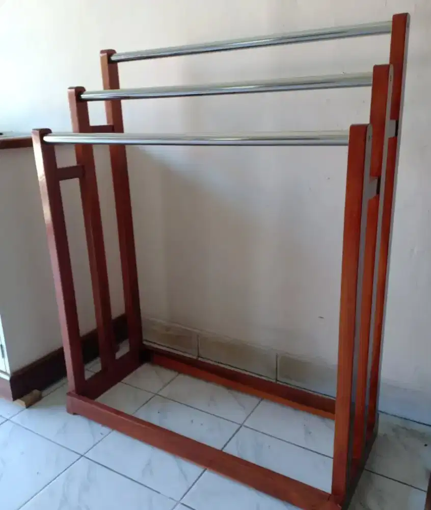 Tempat jemur handuk kayu jati
