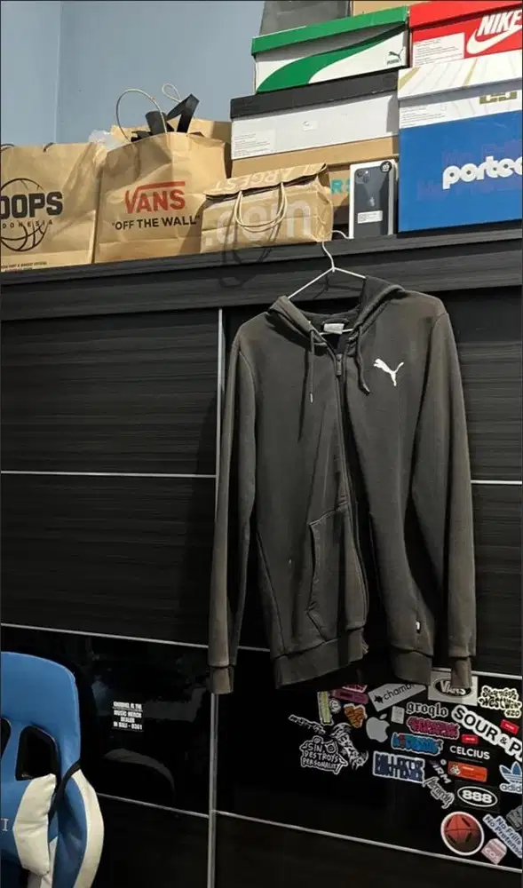 Jaket Puma (sport tation Asia, TUNJUNGAN PLAZA)