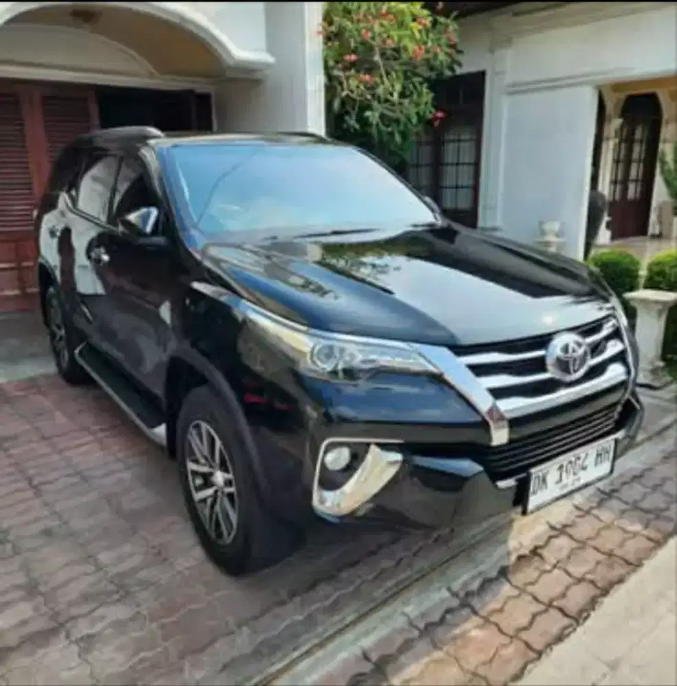 Toyota Fortuner VRZ 2.4 2019 Hitam Asli Bali