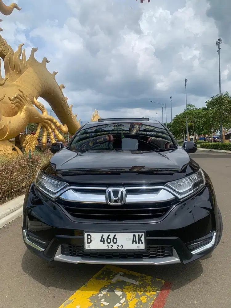 Mau CR-V kondisi kayak baru? Jangan di-skip! CR-V 2019 hitam 330 jt