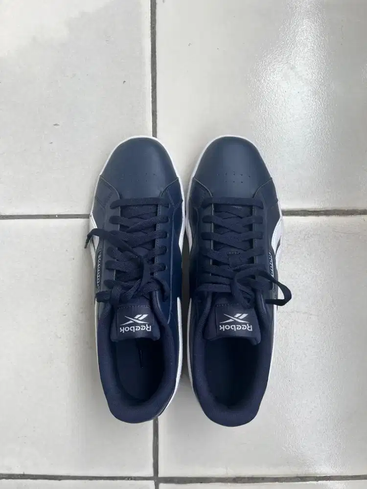 SEPATU REEBOK NEW SPORT STATION