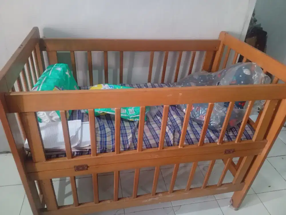 Box bayi kayu 150 cm x 60cm